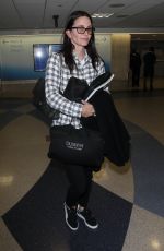 COURTENEY COX at Los Angeles International Airport 10/20/2018