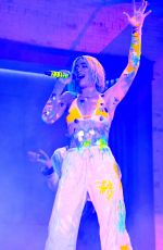 DUA LIPA Performs at 2018 American Music Awards 10/09/2018