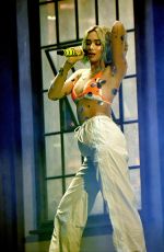 DUA LIPA Performs at 2018 American Music Awards 10/09/2018