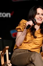 ELIZABETH REASER at Netflix & Chills Panel at New York Comic-con 10/05/2018