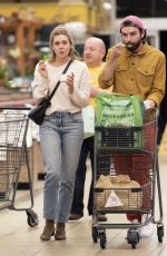 ELIZABETHOLSEN and Robbie Arnett Shopping at Whole Foods in Los Angeles 10/21/2018