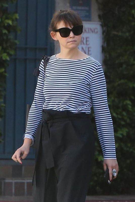 GINNIFER GOODWIN Heading to Raleigh Studios in Hollywood 10/01/2018