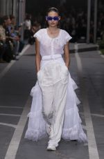 GRACE ELIZABETH at Off White Eunway Show at Paris Fashion Week 09/27/2018