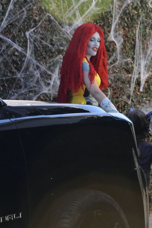 GWEN STEFANI Heading to a Halloween Party in Los Angeles 10/20/2018