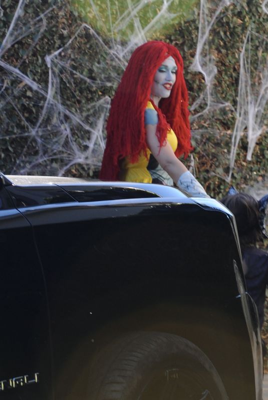 GWEN STEFANI Heading to a Halloween Party in Los Angeles 10/20/2018