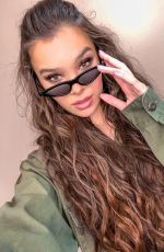 HAILEE STEINFELD for Prive Revaux Philosopher Collection 2018