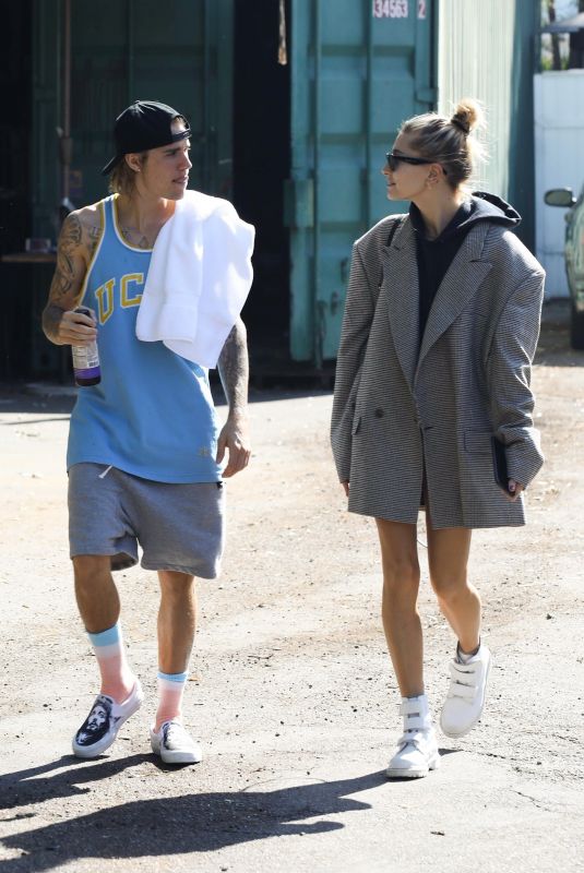 HAILEY BALDWIN and Justin Bieber Out for Lunch in Studio City 10/23/2018