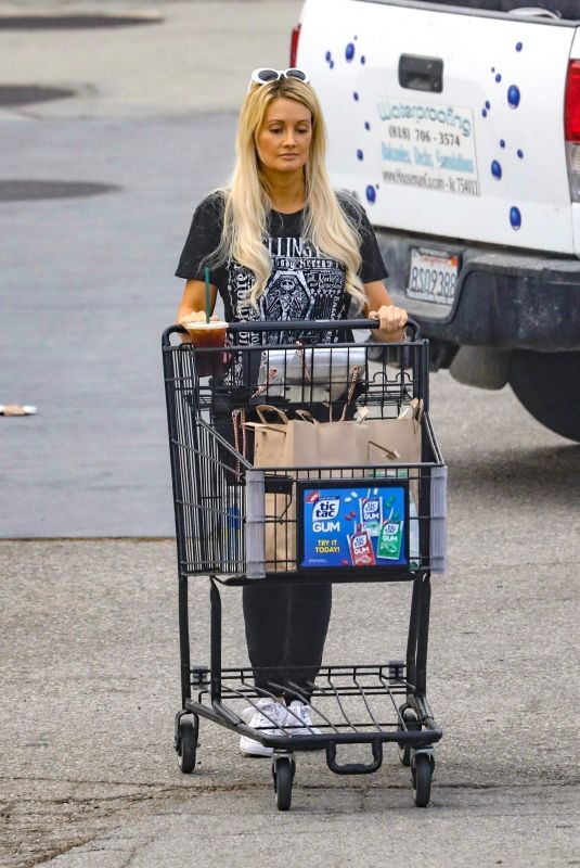 HOLLY MADISON Out Shopping in Maibu 10/26/2018