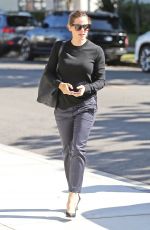 JENNIFER GARNER Arrives at a Church in Brentwood 09/30/2018