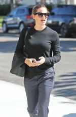 JENNIFER GARNER Arrives at a Church in Brentwood 09/30/2018