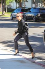 JENNIFER GARNER Arrives at a Church in Brentwood 09/30/2018