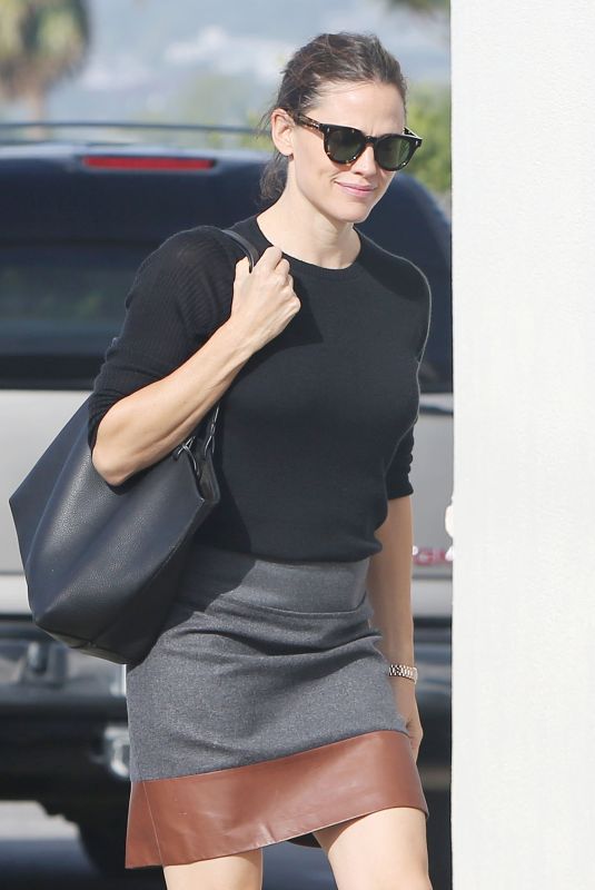 JENNIFER GARNER at Sunday Church Service in Pacific Palisades 10/28/2018
