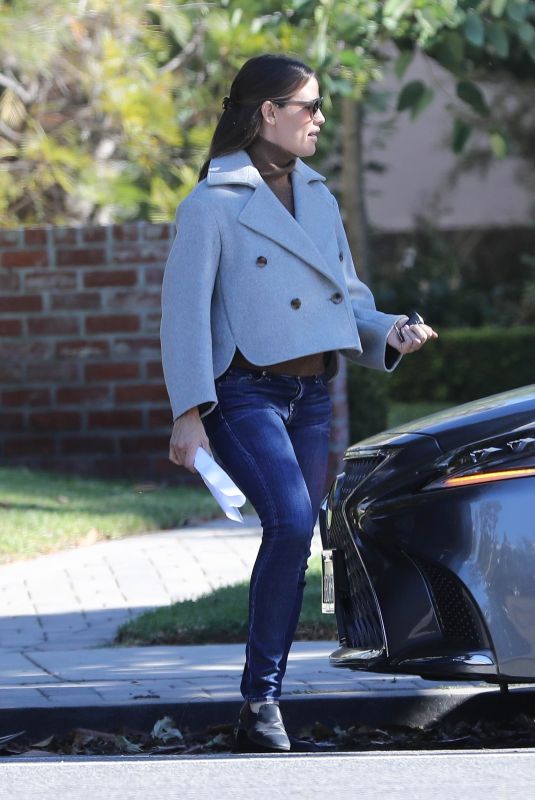 JENNIFER GARNER Out in Los Angeles 10/17/2018
