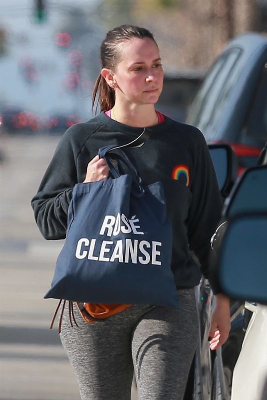 JENNIFER LOVE HEWITT Leaves a Gym in Studio City 10/30/2018