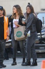 JESSICA ALBA amd GABRIELLE UNION on the Set of L.A.