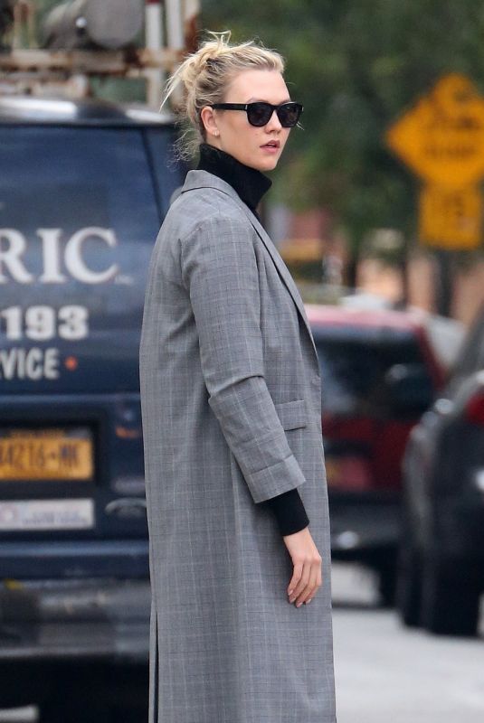 KARLIE KLOSS and Joshua Kushner Out in New York 10/01/2018