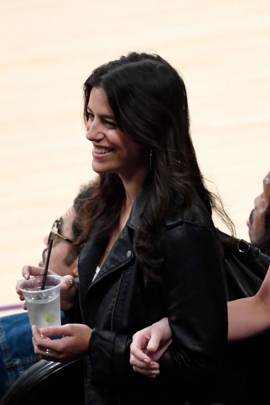 KATE BECKINSALE at LA Lakers vs Houston Rockets Game in Los Angeles 10/21/2018
