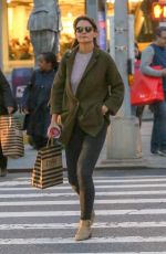 KATIE HOLMES Shopping at DSW in New York 10/12/2018