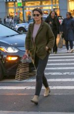 KATIE HOLMES Shopping at DSW in New York 10/12/2018