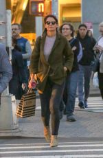 KATIE HOLMES Shopping at DSW in New York 10/12/2018
