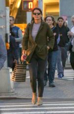 KATIE HOLMES Shopping at DSW in New York 10/12/2018
