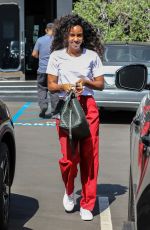 KELLY ROWLAND at XIV Karats Jewelry Store in Beverly Hills 10/06/2018