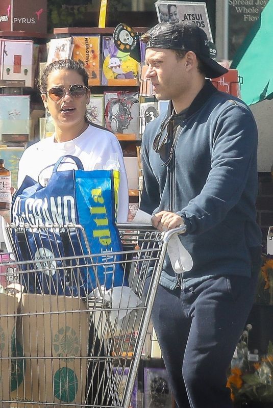 LEA MICHELE Shopping at Whole Foods in Los Angeles 10/07/2018