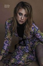 LILI REINHART in L