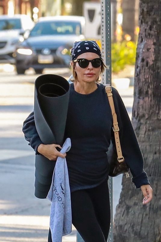 LISA RINNA Heading to Yoga Class in Studio City 10/15/2018