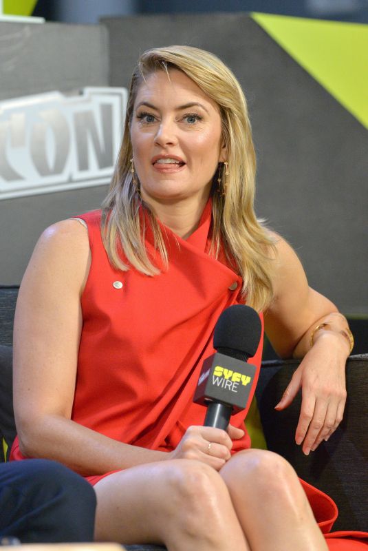 MADCHEN AMICK at Riverdale Panel at New York Comic-con 10/07/2018