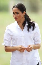 MEGHAN MARKLE and Prince Harry at a Farm in Dubbo 10/17/2018