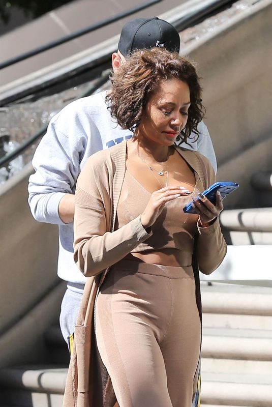 MELANIE BROWN Out Shopping in Los Angeles 10/17/2018