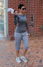 NICOLE MURPHY Sshopping at Rite Aid in Beverly Hills 10/23/2018