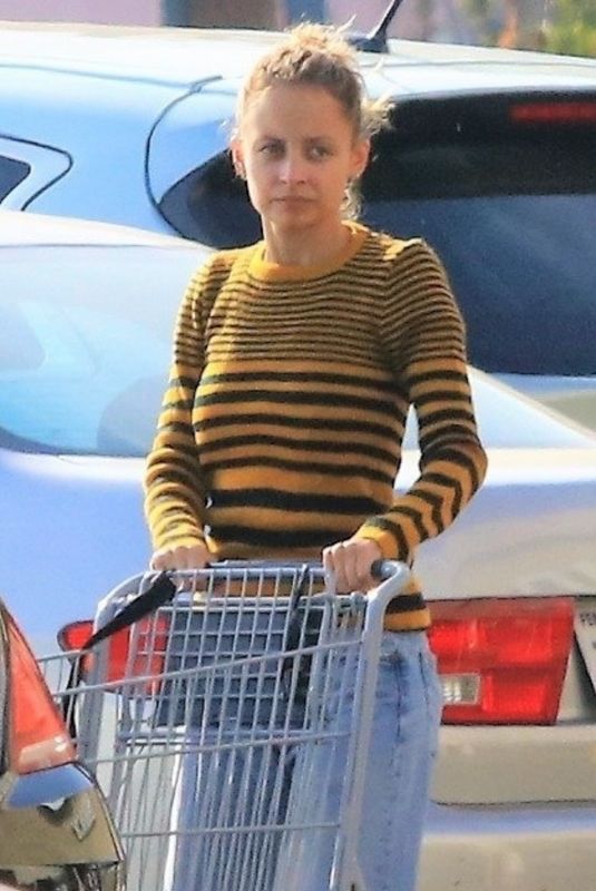 NICOLE RICHIE Out Shopping in Los Angels 10/22/2018