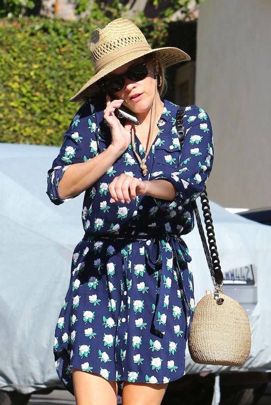 REESE WITHERSPOON Arrives at Beauty Park Medical Spa in Santa Monica 10/20/2018