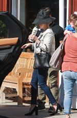 REESE WITHERSPOON Leaves Brentwood Country Mart 10/19/2018