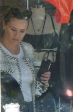 REESE WITHERSPOON Leaves Brentwood Country Mart 10/19/2018