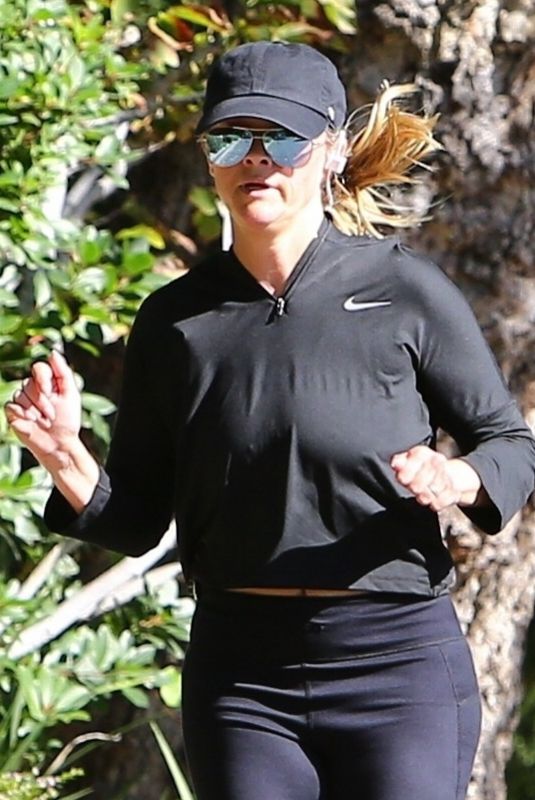 REESE WITHERSPOON Out Jogging in Santa Monica 10/15/2018