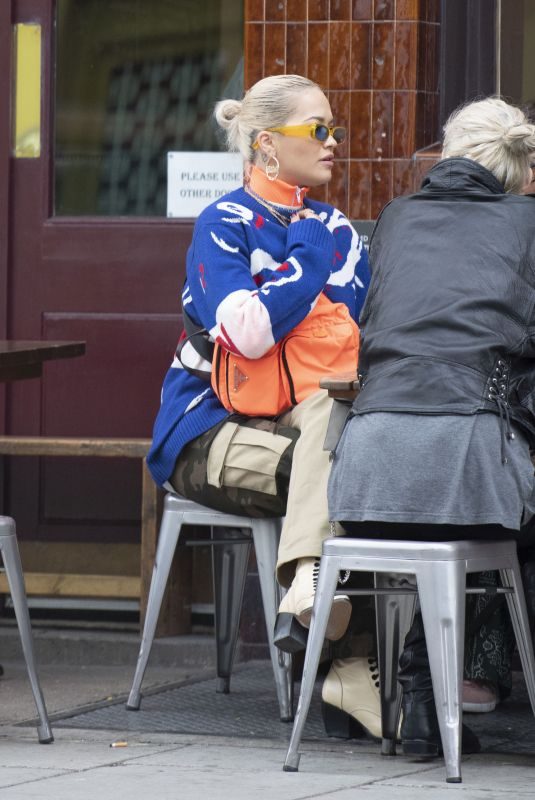 RITA ORA Out for Lunch in Notting HIll 10/01/2018