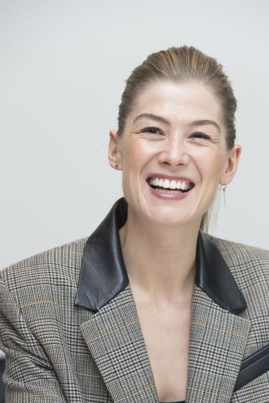 ROSAMUND PIKE at A Private War Press Conference in Beverly Hills 10/25/2018