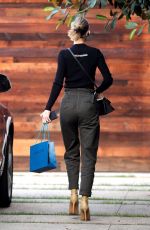 ROSIE HUNTINGTON-WHITELEY Arrives at Her Home in Beverly Hills 10/29/2018