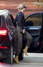 ROSIE HUNTINGTON-WHITELEY Arrives at Her Home in Beverly Hills 10/29/2018