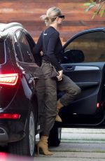 ROSIE HUNTINGTON-WHITELEY Arrives at Her Home in Beverly Hills 10/29/2018