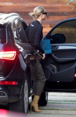 ROSIE HUNTINGTON-WHITELEY Arrives at Her Home in Beverly Hills 10/29/2018