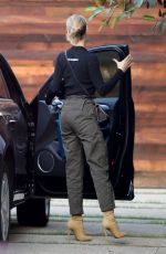 ROSIE HUNTINGTON-WHITELEY Arrives at Her Home in Beverly Hills 10/29/2018