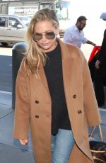 SARAH MICHELLE GELLAR at Los Angeles International Airport 10/16/2018