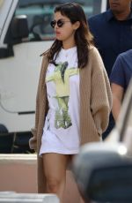 SELENA GOMEZ Barefooted Out for Breakfast in Studio City 10/11/2018