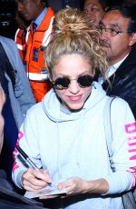 SHAKIRA at Mexico City International Airport 10/10/2018