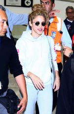 SHAKIRA at Mexico City International Airport 10/10/2018