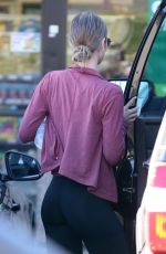 SHAUNA SEXTON Headig to Yoga Class in Los Angeles 10/05/2018